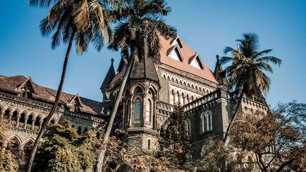 मुंबई उच्च न्यायालय ने पटाखों और लाउडस्पीकर पर लगाया प्रतिबंध