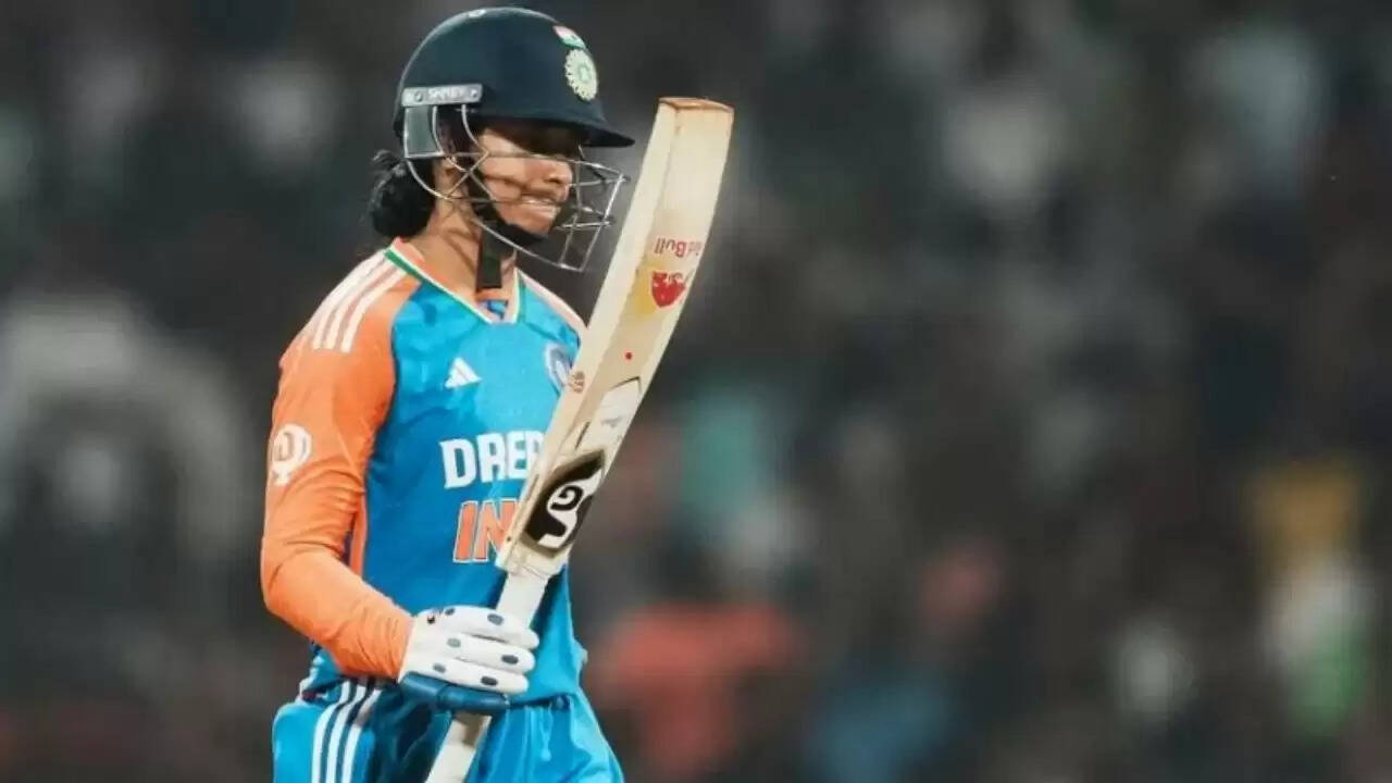 महिला वनडे रैंकिंग में स्मृति मंधाना का स्थान गिरा, हरमनप्रीत और जेमिमा ने की प्रगति