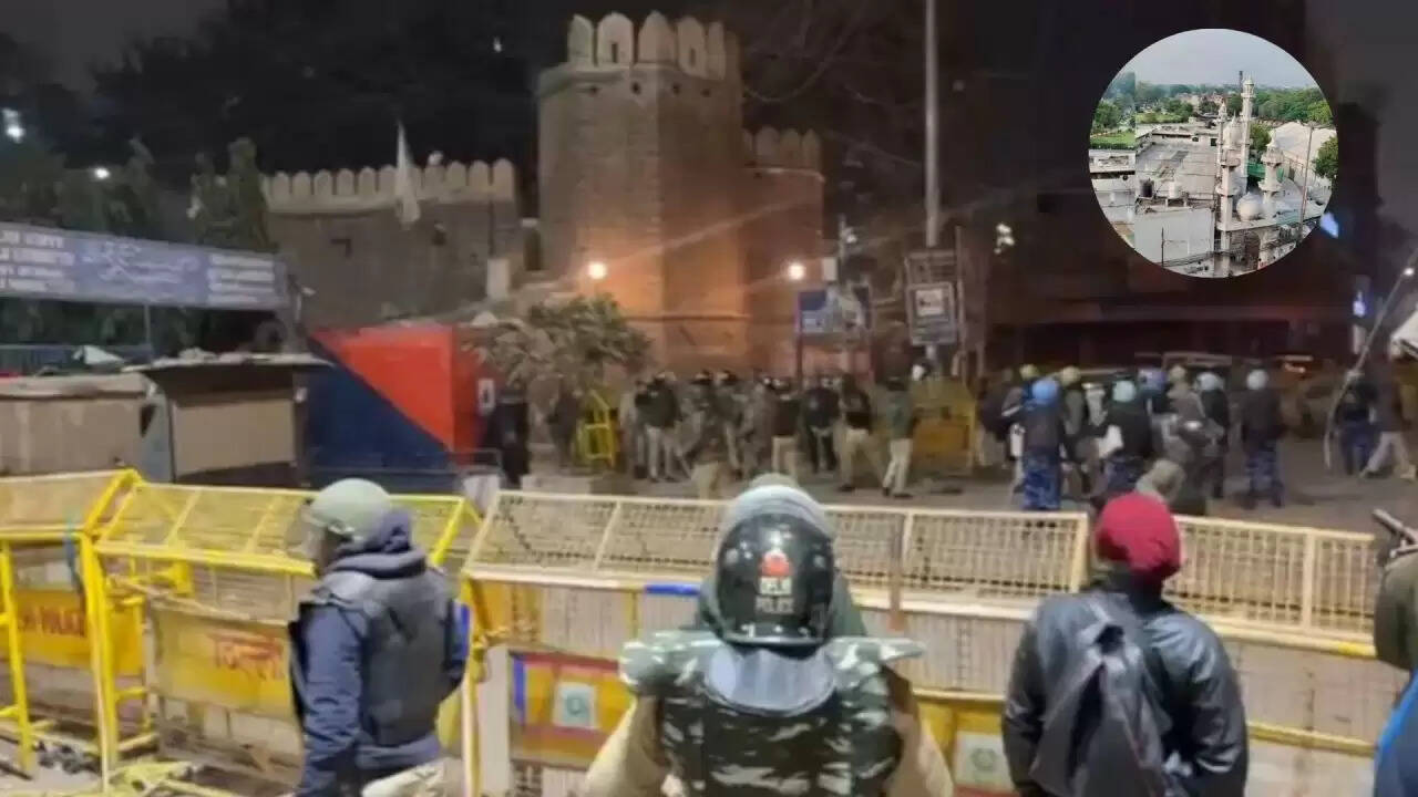 दिल्ली में अवैध अतिक्रमण के खिलाफ रात में नगर निगम की बड़ी कार्रवाई