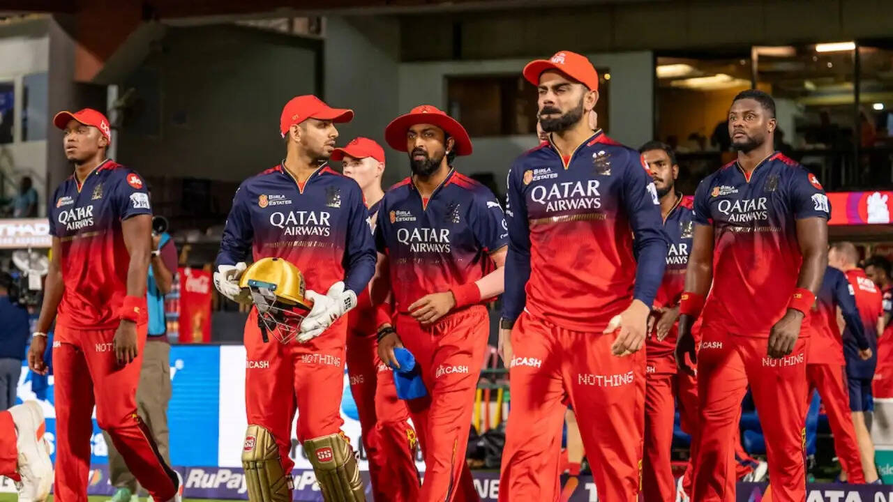 IPL 2026: रोमांचक लीग स्टेज के बाद प्लेऑफ में पहुंची चार टीमें