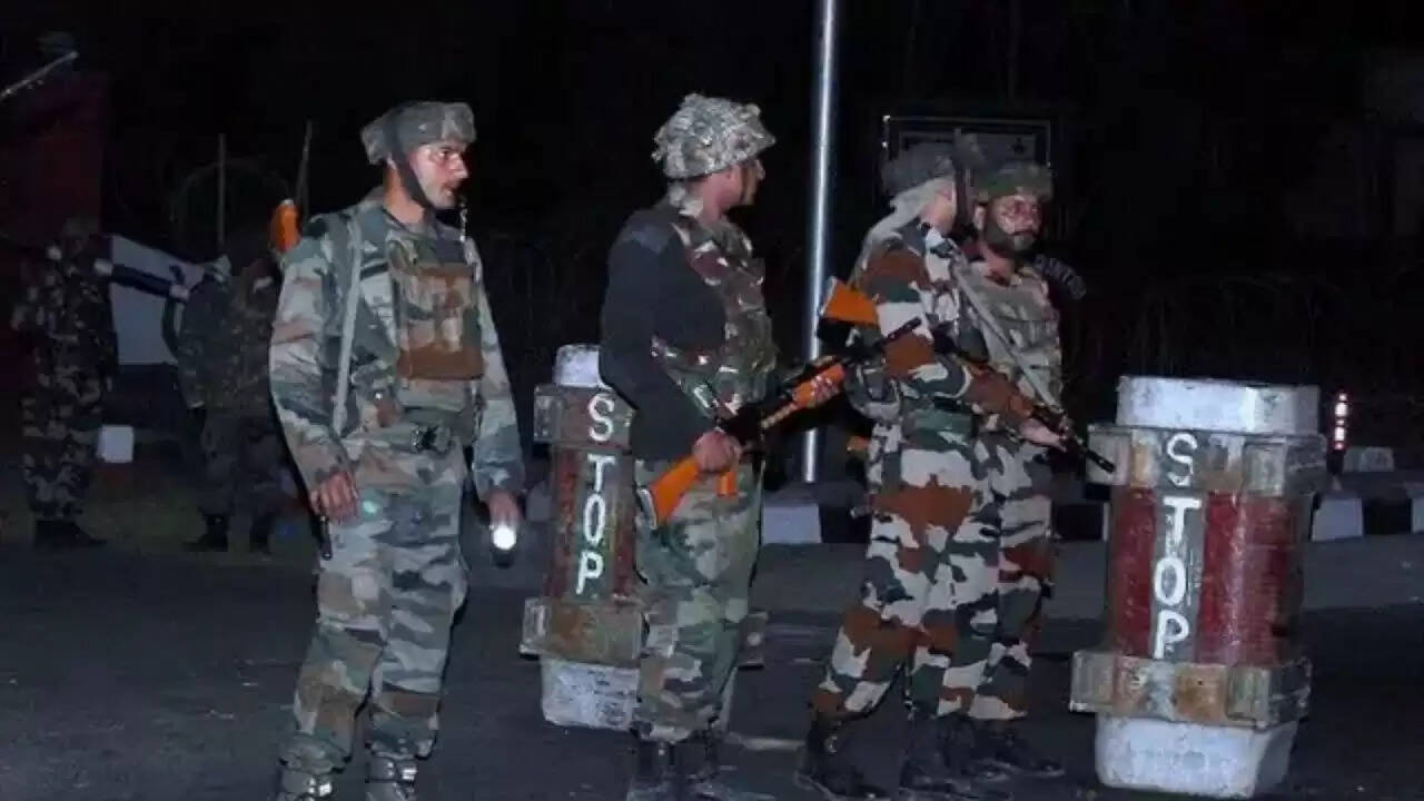 जम्मू-कश्मीर में आतंकियों की घुसपैठ का खतरा: सुरक्षा बलों ने बढ़ाई चौकसी