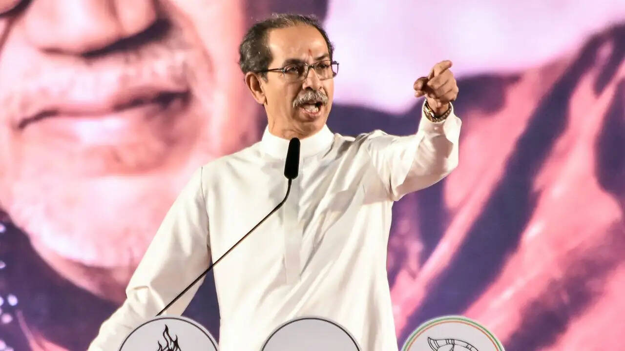 महाराष्ट्र की राजनीति में हलचल: उद्धव ठाकरे की शिवसेना (यूबीटी) पर नए समीकरण