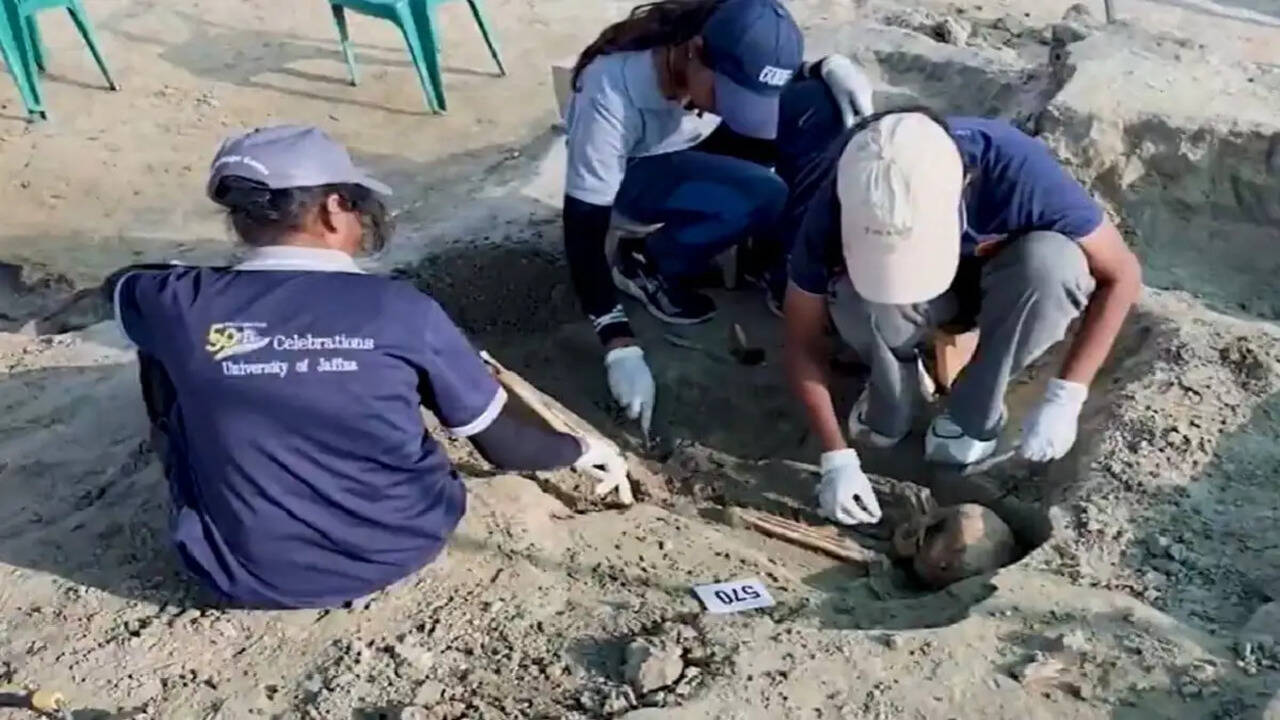श्रीलंका में सामूहिक कब्र की खुदाई में मिले 582 कंकाल, बच्चों के अवशेष भी शामिल
