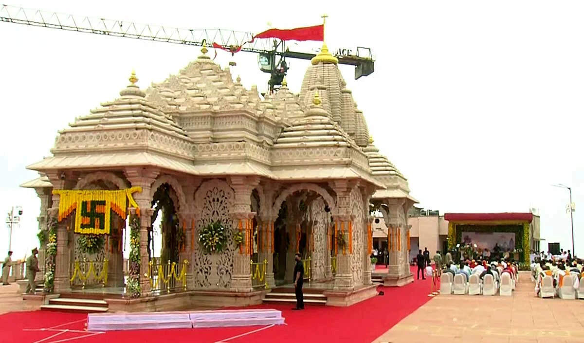 पावागढ़ कालीका माता मंदिर: शक्ति पीठ का अद्भुत अनुभव