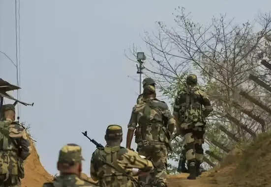 अनंतनाग में लापता जवान का शव मिला, दूसरे की खोज जारी