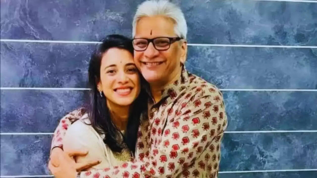 Smriti Mandhana के पिता की तबीयत में सुधार, शादी की तारीख अभी तय नहीं