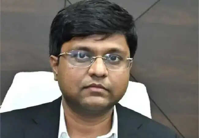 रवि मित्तल को प्रधानमंत्री कार्यालय में उप सचिव के रूप में नियुक्त किया गया