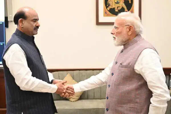 पीएम मोदी ने 4,399 दिनों की सेवा से बनाया नया इतिहास