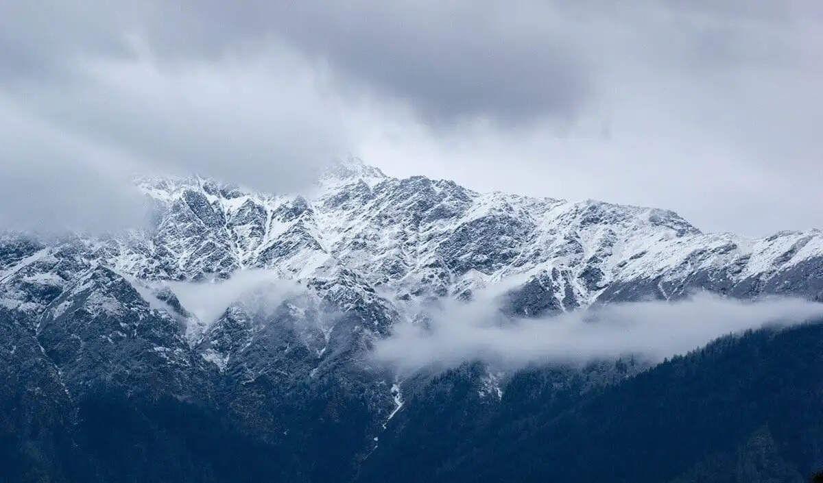 औली: बर्फीले पहाड़ों के बीच घूमने की बेहतरीन जगहें
