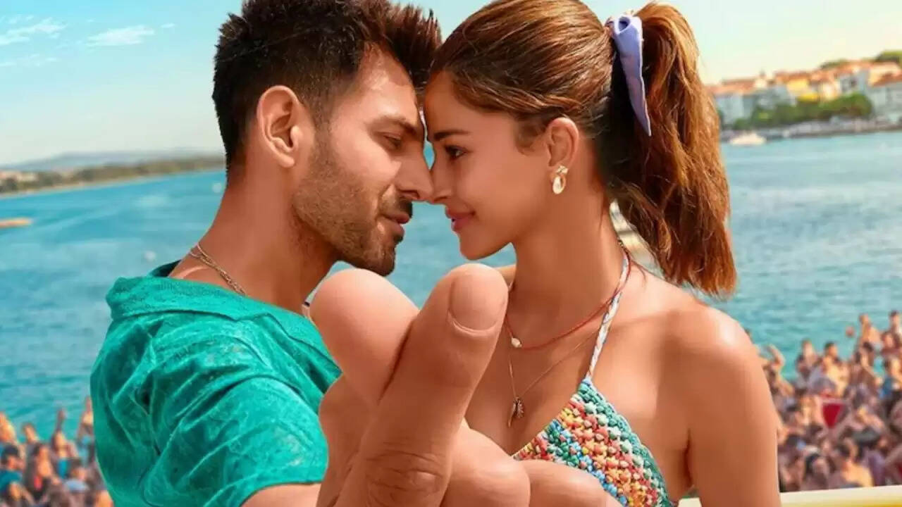 बॉक्स ऑफिस पर 'तू मेरी मैं तेरा मैं तेरा तू मेरी' की मुश्किलें, 'इक्कीस' की शानदार सफलता