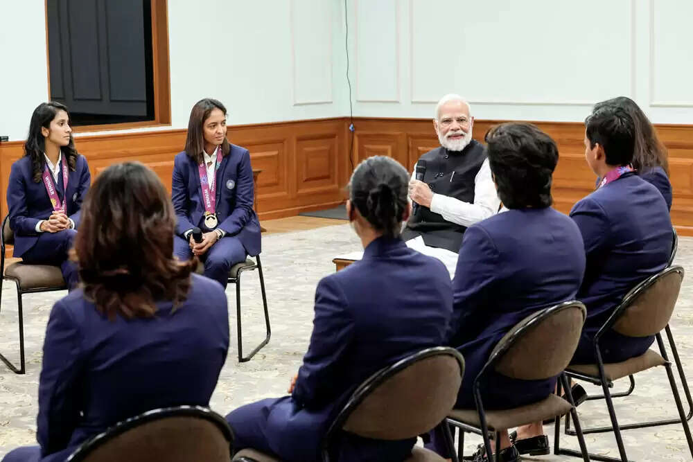पीएम मोदी से मिली महिला विश्व कप विजेता दीप्ति शर्मा ने साझा की प्रेरणादायक बातें