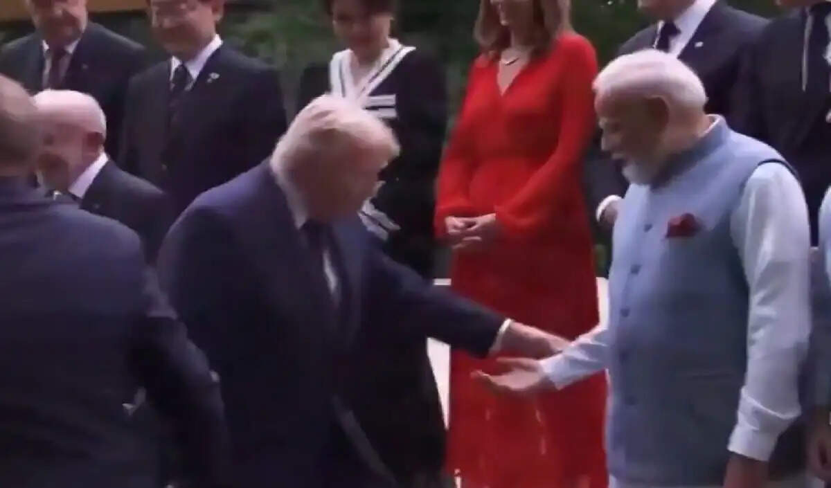 G7 शिखर सम्मेलन में पीएम मोदी और ट्रंप का सहारा लेने वाला पल वायरल