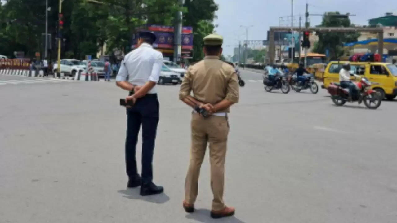 लखनऊ में नो पार्किंग जोन: ट्रैफिक पुलिस की नई कार्रवाई