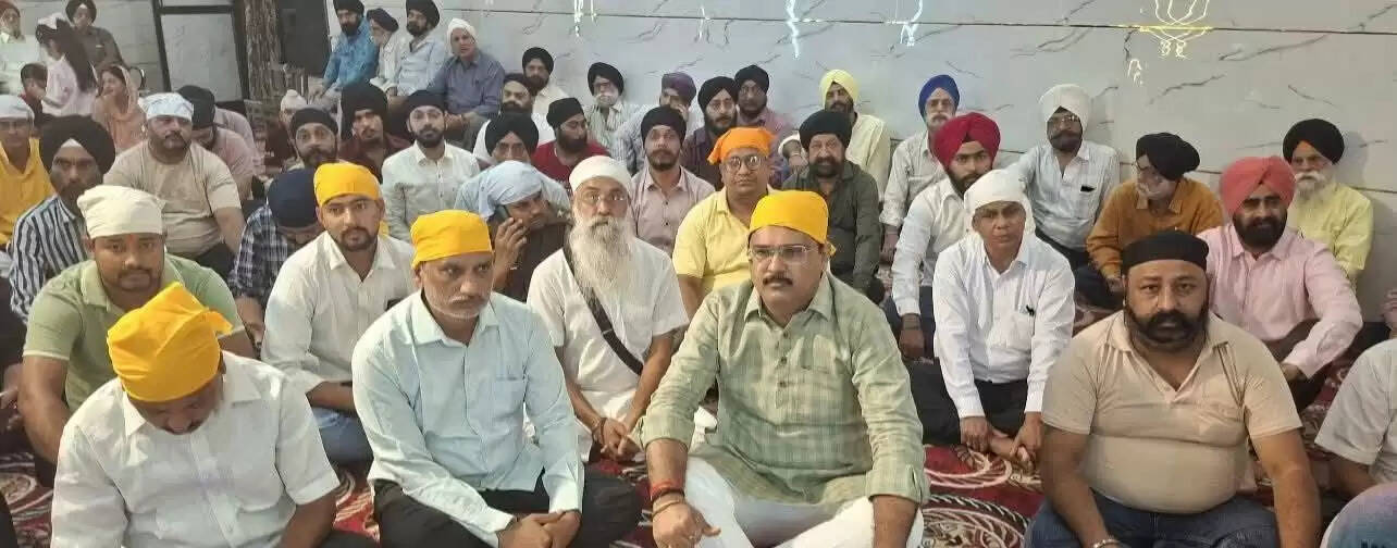 नौतनवा में गुरु नानक देव जी की 556वीं जयंती धूमधाम से मनाई गई