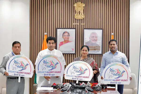दिल्ली में &lsquo;हौसलों की उड़ान 2026-27&rsquo; योजना का उद्घाटन