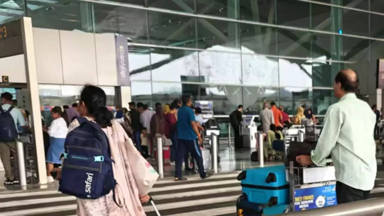 भारत के एयरपोर्ट्स पर सुरक्षा बढ़ाई गई: संभावित आतंकी खतरों के मद्देनजर हाई अलर्ट