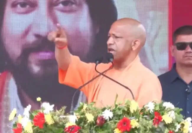 सीएम योगी का महिला आरक्षण पर विपक्ष पर हमला