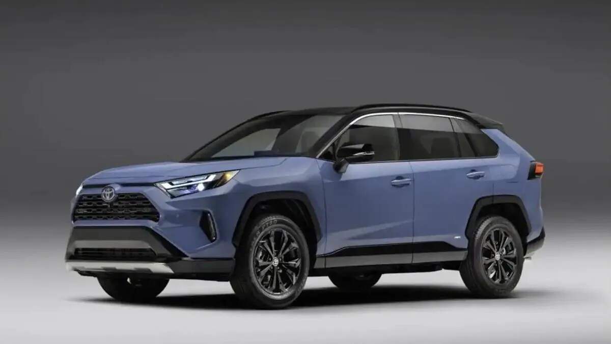 टोयोटा हाइराइडर: एक बेहतरीन मिड-साइज SUV की समीक्षा