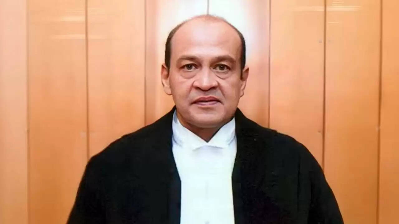 न्यायमूर्ति यशवंत वर्मा के खिलाफ महाभियोग की प्रक्रिया: ओम बिरला ने गठित किया तीन सदस्यीय पैनल