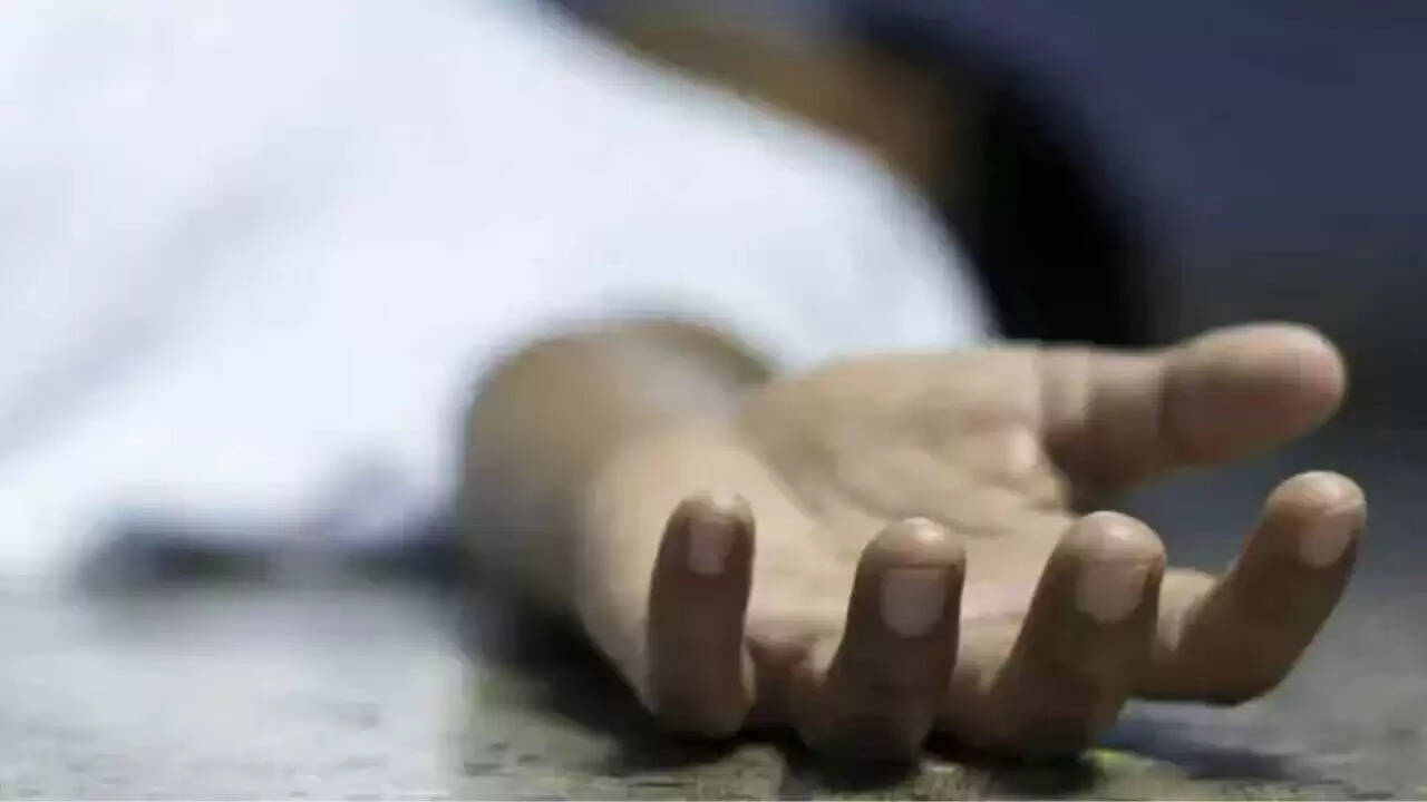 ग्रेटर नोएडा में ट्रेनी डॉक्टर की आत्महत्या: मानसिक स्वास्थ्य पर ध्यान देने की आवश्यकता