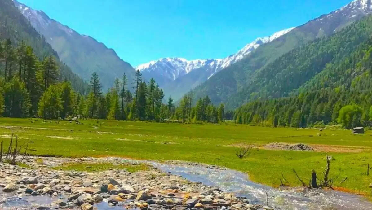 हिमाचल प्रदेश के छुपे हुए गांव: मानसून में यात्रा के लिए बेहतरीन स्थल