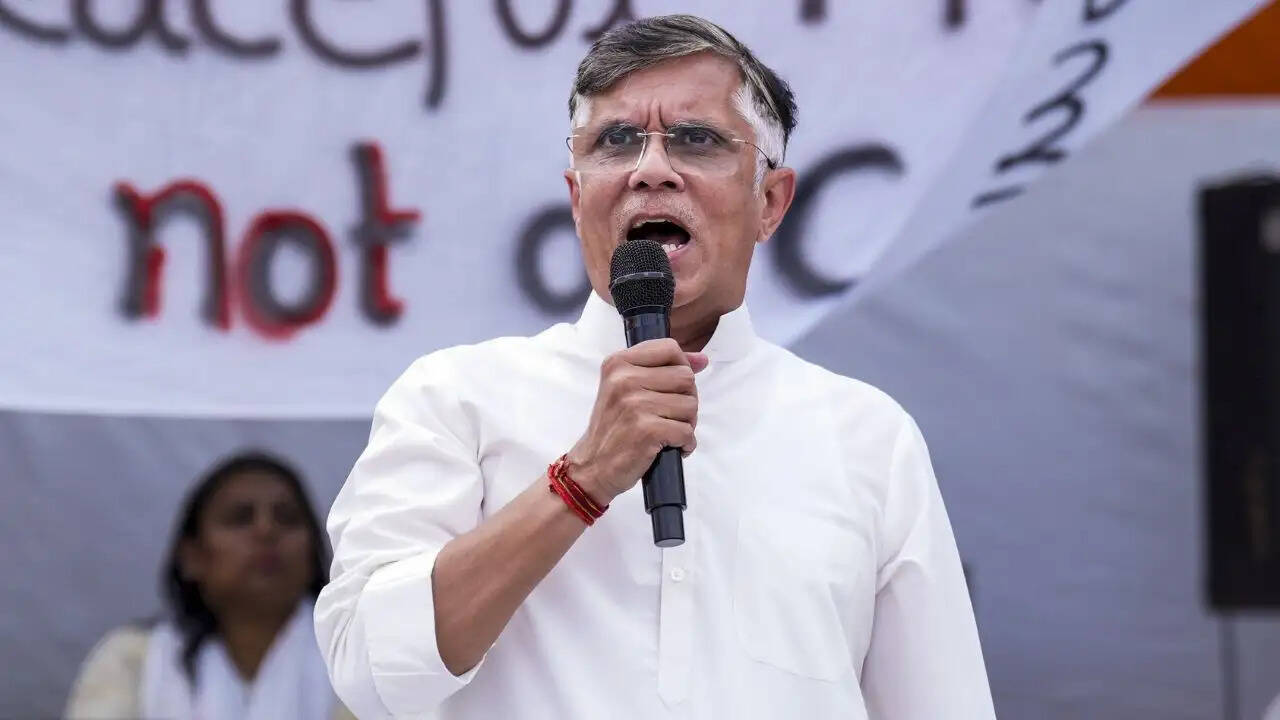 पवन खेड़ा की कानूनी लड़ाई: असम पुलिस के खिलाफ सुप्रीम कोर्ट में याचिका