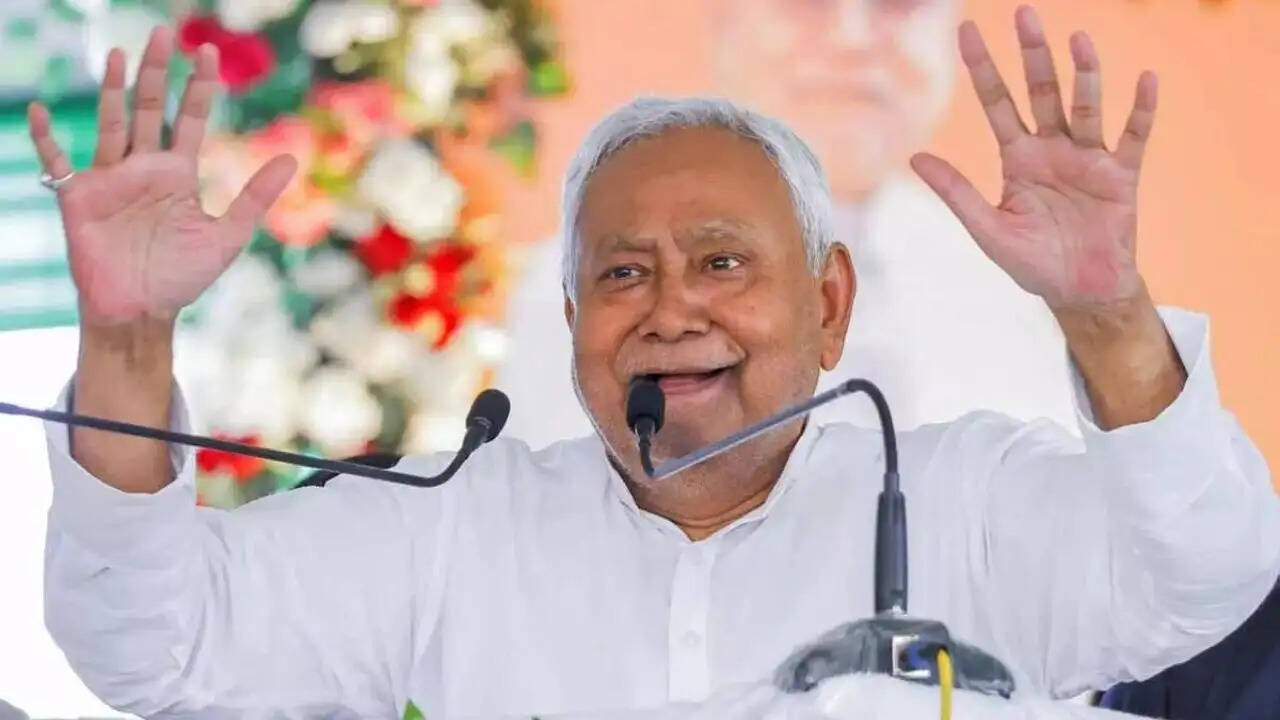 बिहार विधानसभा में नीतीश कुमार का गुस्सा, विपक्ष पर कसा तंज