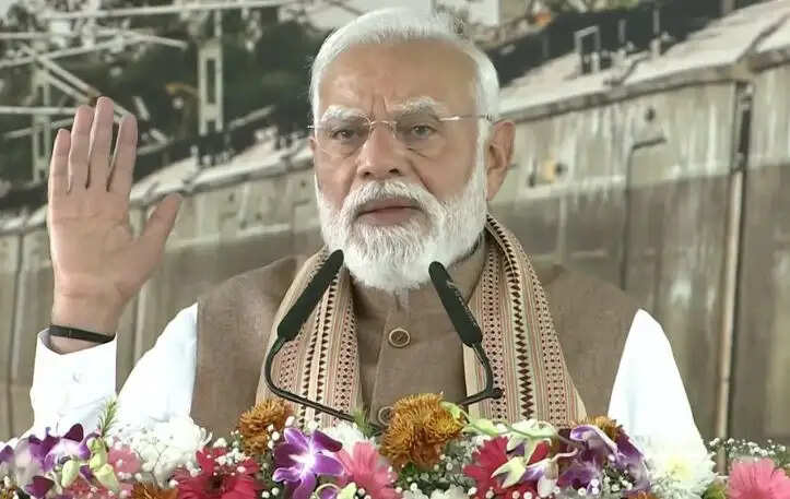 प्रधानमंत्री मोदी ने मेरठ मेट्रो और नमो भारत ट्रेन का उद्घाटन किया