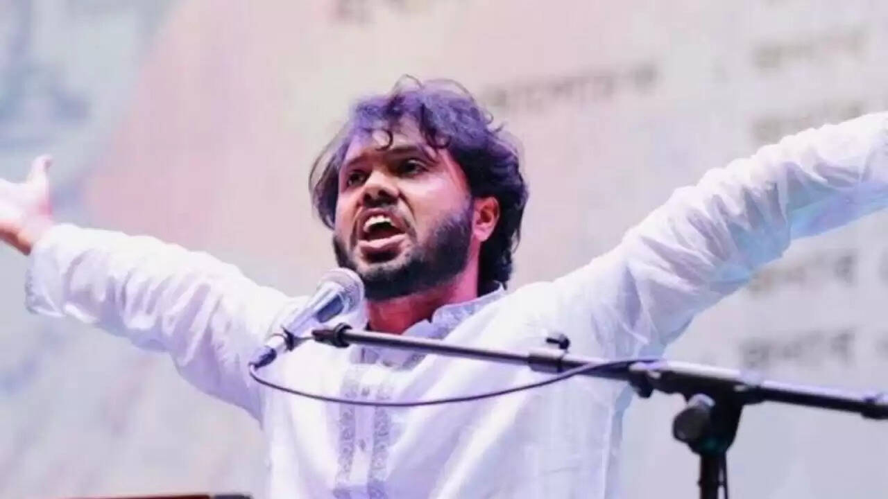 बांग्लादेश के युवा नेता शरीफ उस्मान हादी का अंतिम संस्कार काजी नजरुल इस्लाम की कब्र के पास होगा