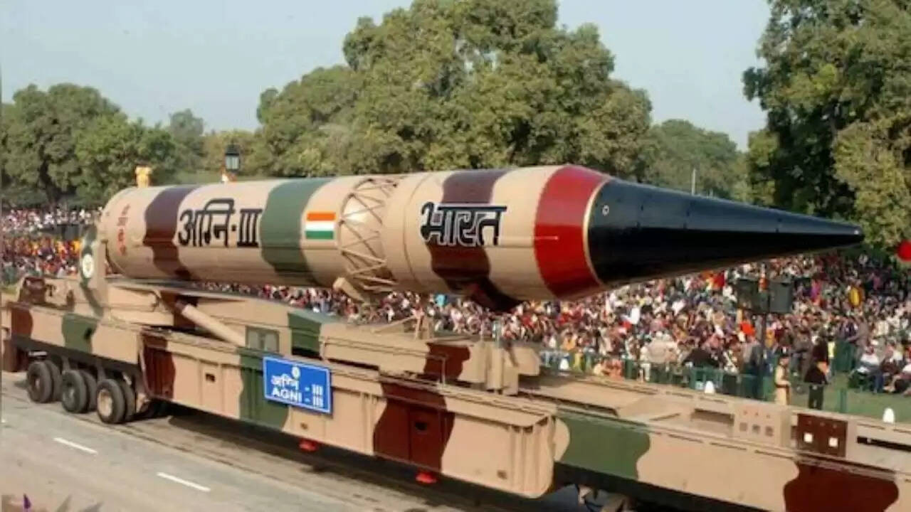 क्या है S-500? जानिए कैसे ये नए डिफेंस सिस्टम से बदल सकती है युद्ध की तस्वीर
