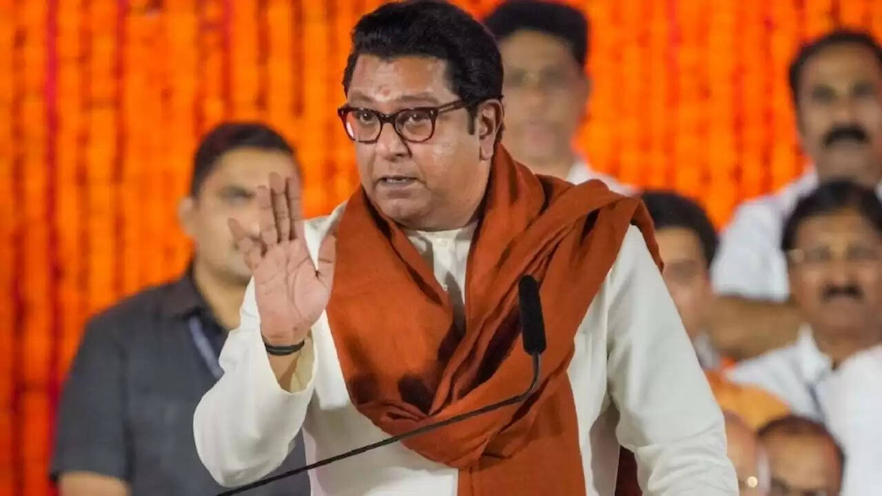 राज ठाकरे ने मनसे कार्यकर्ताओं को मीडिया से दूरी बनाने का निर्देश दिया