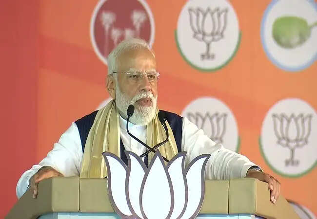 पीएम मोदी ने केरल में विकास और सुरक्षा पर जोर दिया