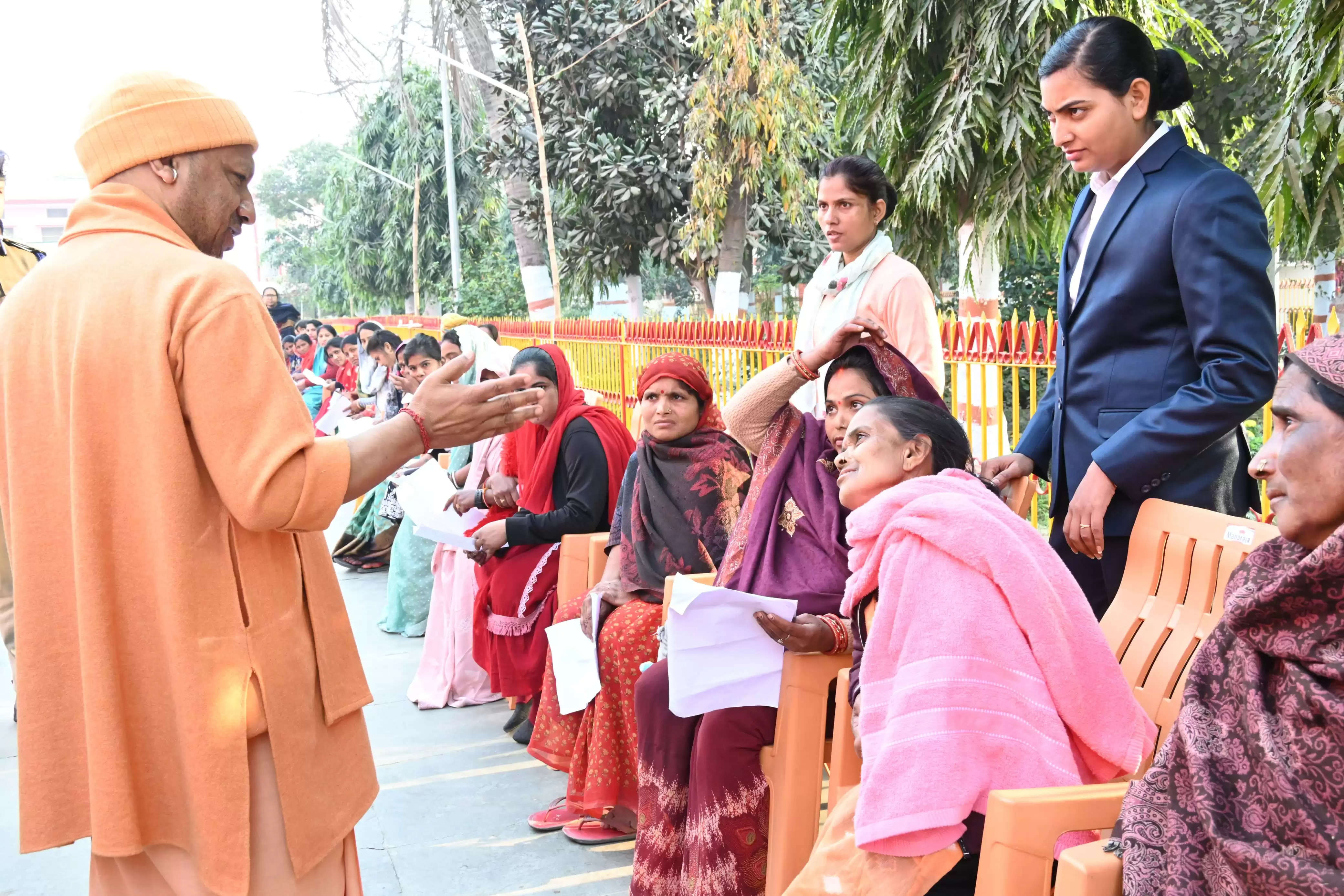 शीघ्रता से करें जन समस्याओं का समाधान, बदमाशों को सिखाएं कानूनी सबक : मुख्यमंत्री