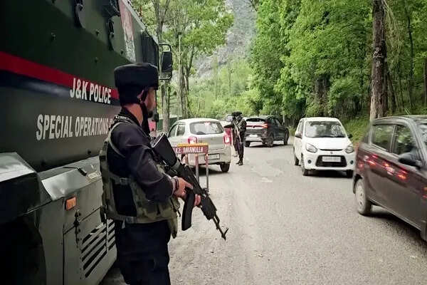 कुपवाड़ा में सेना ने घुसपैठ की कोशिश को नाकाम किया, दो आतंकवादी मारे गए