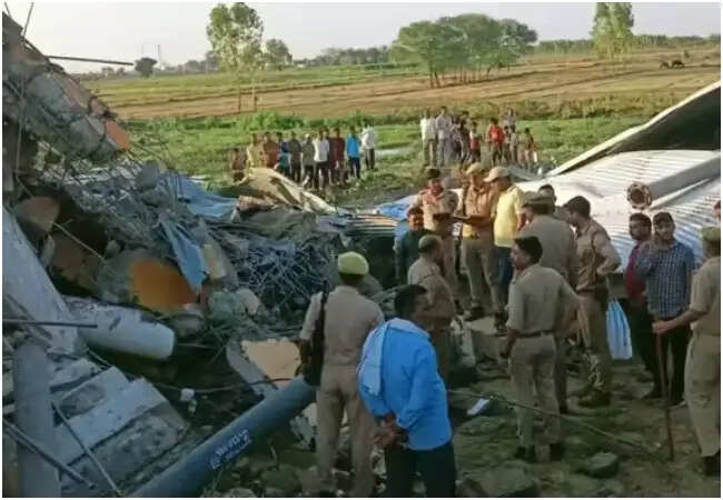 बरेली में जल जीवन मिशन की टंकी गिरने से 7 घायल, भ्रष्टाचार के आरोप