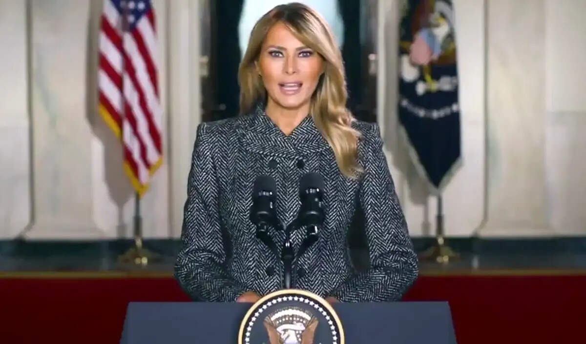 मेलानिया ट्रंप ने एपस्टीन से संबंधों का किया खंडन, कहा आरोप झूठे हैं