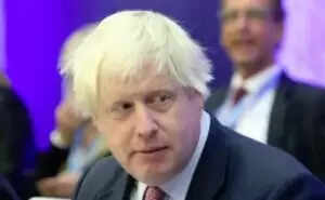 ब्रिटेन में कोविड-19 जांच रिपोर्ट से बोरिस जॉनसन की नीतियों पर सवाल