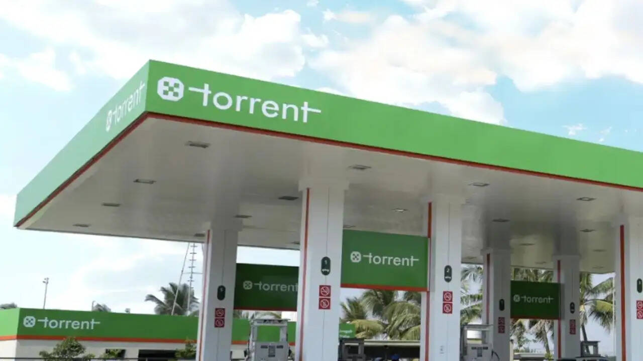 ईंधन की कीमतों में वृद्धि: CNG और कमर्शियल गैस सिलेंडर के दामों में उछाल