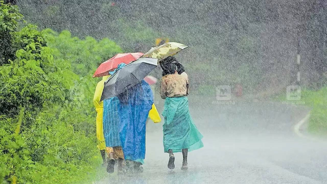 भारत में भारी बारिश की चेतावनी: IMD ने जारी किया रेड अलर्ट