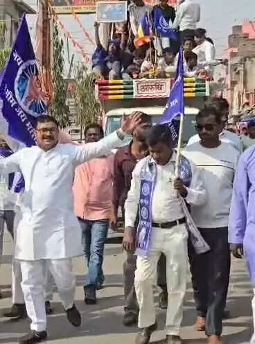 सोनौली में अंबेडकर जयंती पर भव्य बाइक रैली का आयोजन