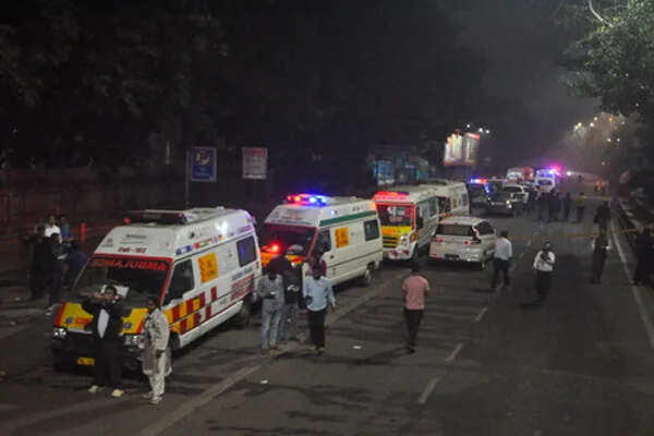 शेख हसीना ने दिल्ली के लाल किला विस्फोट की निंदा की, आतंकवाद को मानवता का दुश्मन बताया