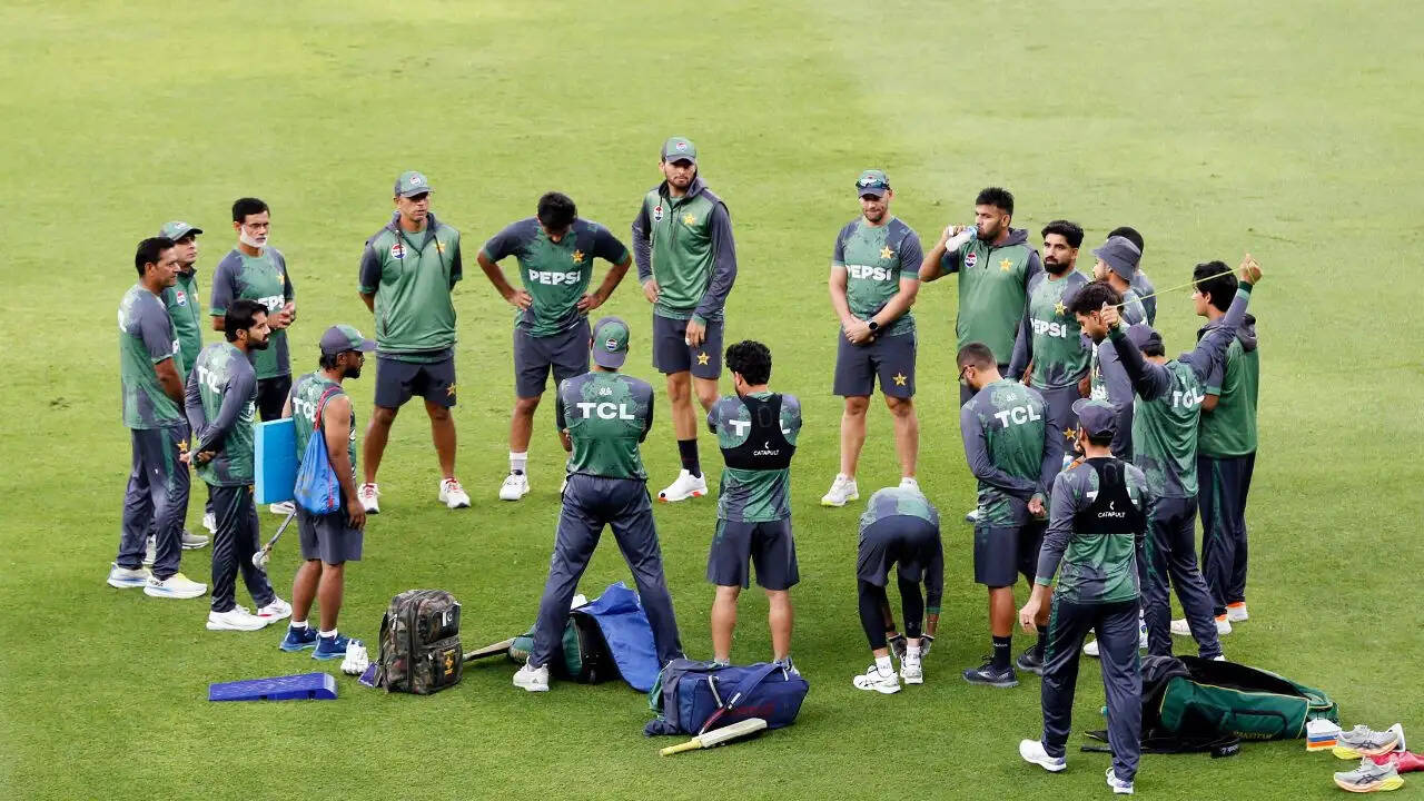 पाकिस्तान का निराशाजनक T20 विश्व कप 2026 प्रदर्शन और आकिब जावेद की प्रतिक्रिया