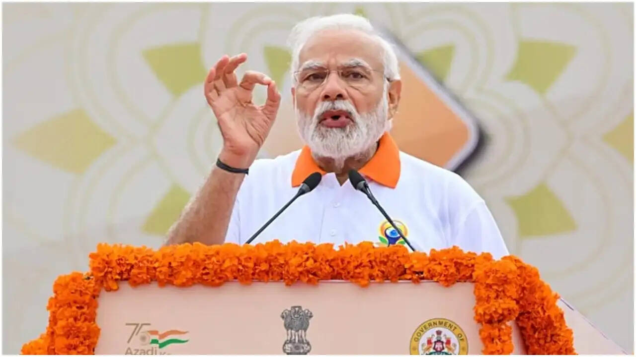 प्रधानमंत्री मोदी का योग दिवस पर प्रेरणादायक संदेश