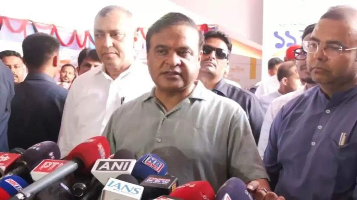 असम के मुख्यमंत्री ने संविधान से धर्मनिरपेक्षता और समाजवाद हटाने की मांग की