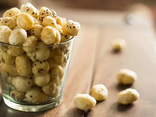 मखाने के अद्भुत फायदे: जानें कैसे ये आपके स्वास्थ्य को सुधार सकते हैं
