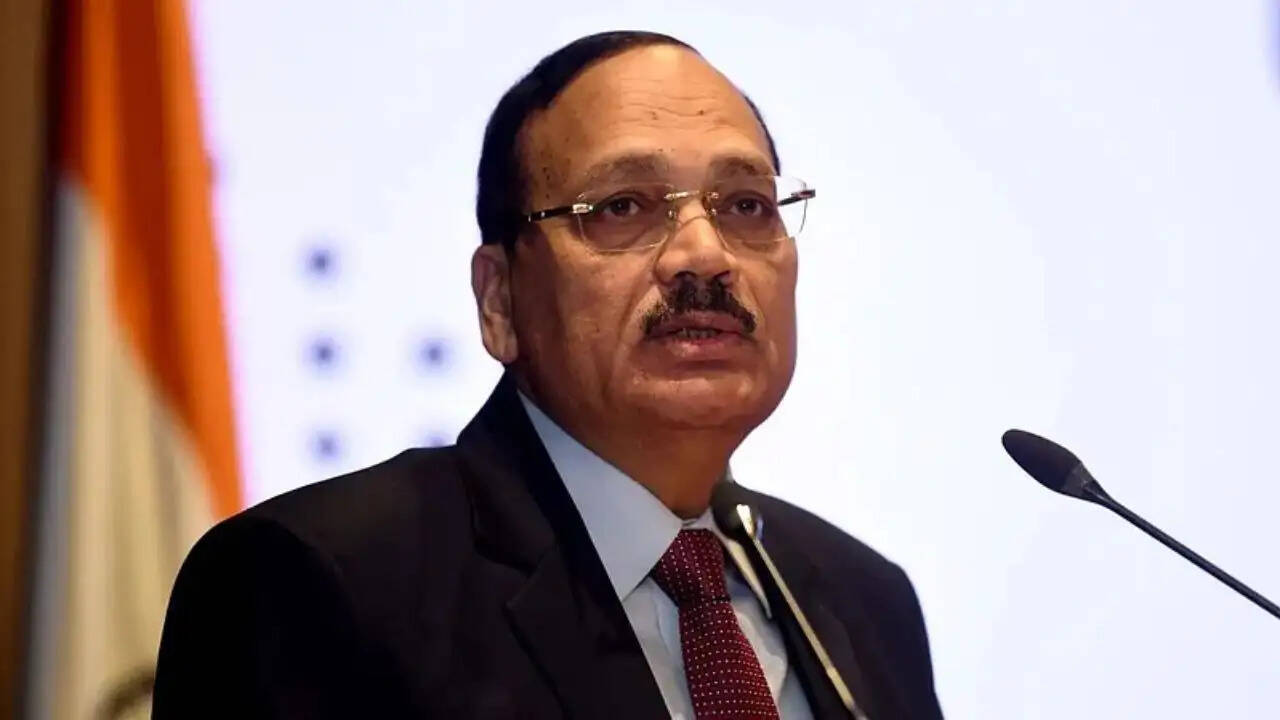 CJI सूर्यकांत का लंदन व्याख्यान: विवाद और विरोध का सामना