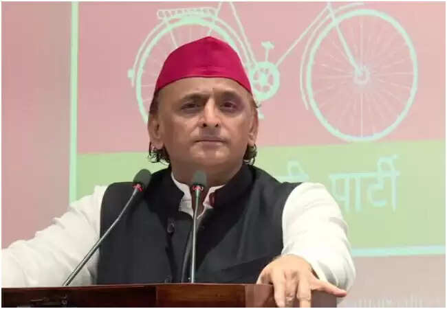 अखिलेश यादव का भाजपा पर तीखा हमला: मंदी और बंदी का आरोप