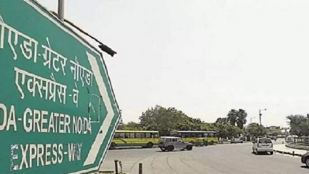 नोएडा-ग्रेटर नोएडा एक्सप्रेसवे पर नए अंडरपास का निर्माण शुरू