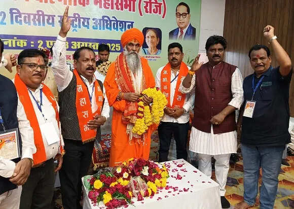 बाल योगी उमेश नाथ जी महाराज का संदेश: शिक्षा पर जोर