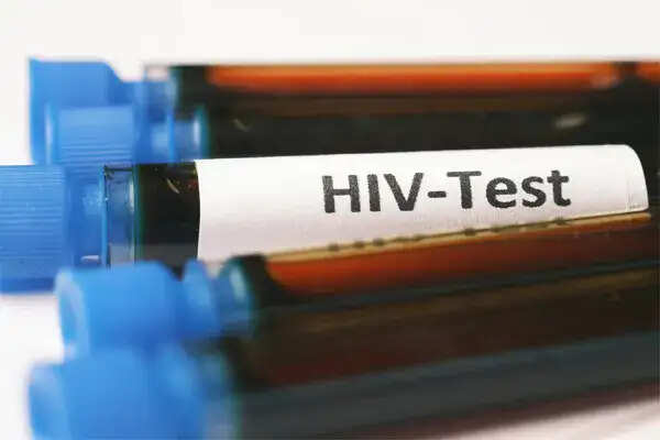 ब्रिटेन में 43 वर्षीय व्यक्ति ने जानबूझकर 7 लोगों को HIV एड्स से संक्रमित किया